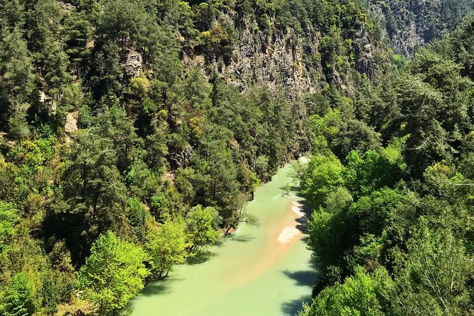 Hike Chouwen - Why Chouwen Lake makes a good day out from Beirut
