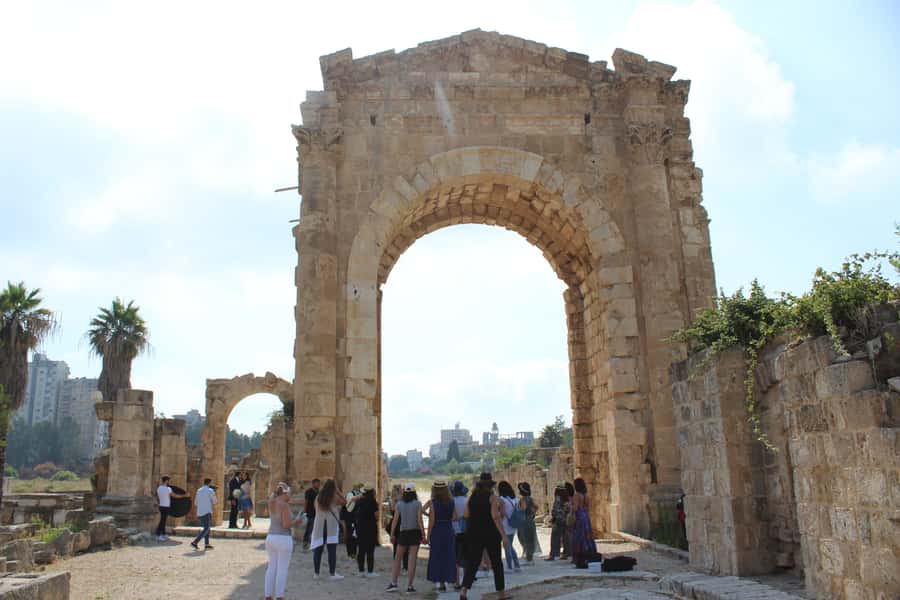 Sidon & Tyre Unesco Heritage w/pick-up, guide, entries+lunch - Sidon begins with a Crusader fortress
